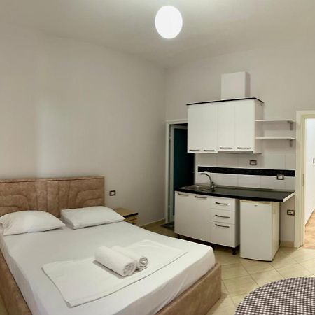 Hotel Villa Flowers Vlorë Eksteriør billede