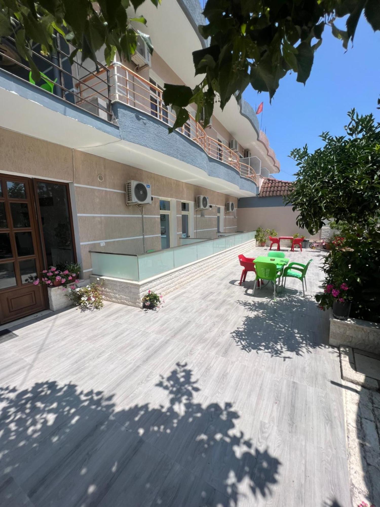 Hotel Villa Flowers Vlorë Eksteriør billede