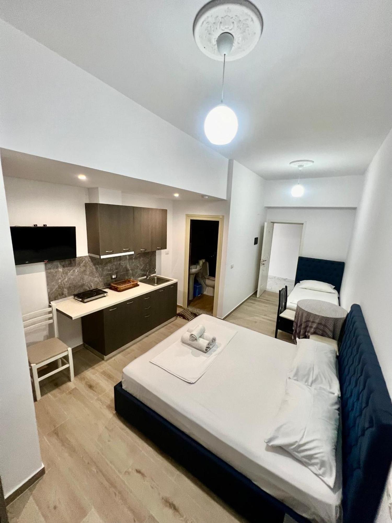 Hotel Villa Flowers Vlorë Eksteriør billede