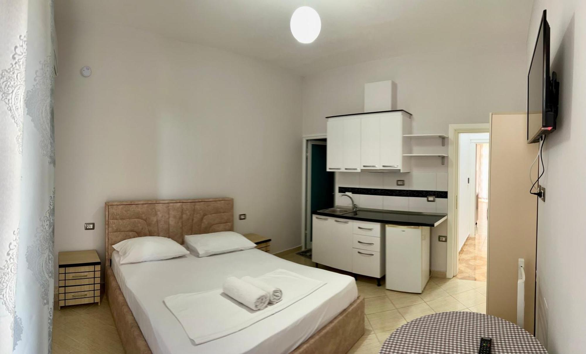 Hotel Villa Flowers Vlorë Eksteriør billede